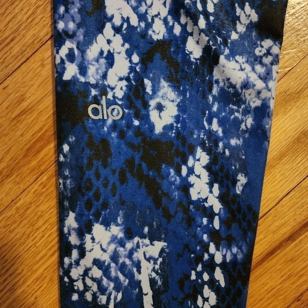 ALO Yoga Airbrush Electric Blue Python Snakeskin Leggings Women's Small S Yoga
